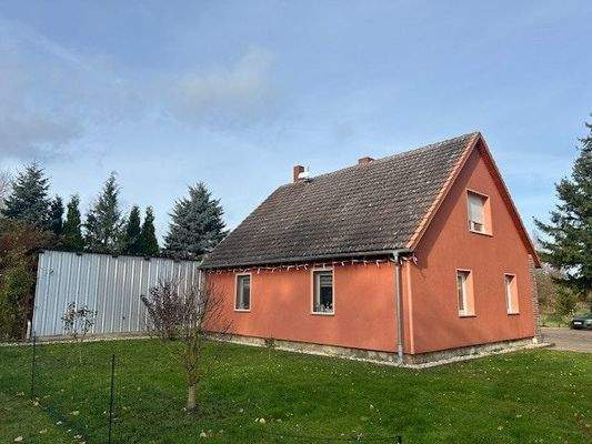 Giebel- und Rückansicht