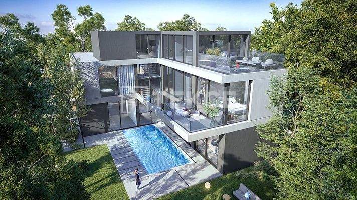 Luxury Villas in a Project Surrounded by Greenery in Sharjah