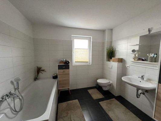 Badezimmer 1.Etage.JPEG