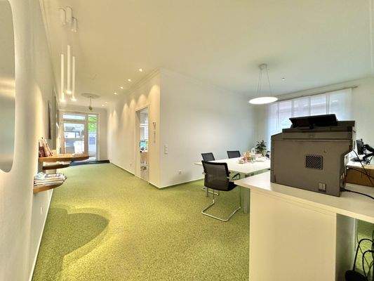 Eingangsbereich Ladenfläche EG