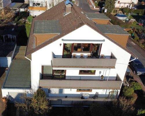 Hausansicht Südseite_Rolladen offen_3