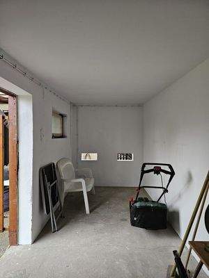 Geräteschuppen Richtung Haus