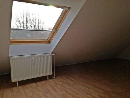 großes Veluxfenster im Schlafzimmer