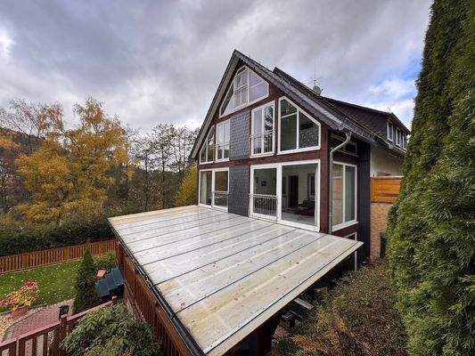 Anischt_Treppenabgang_Draufsicht_Terrasse_Willigen