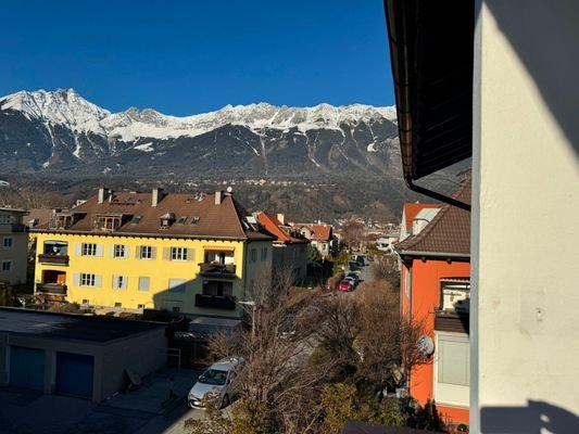 Blick vom Westbalkon auf die Nordkette mit Seegrube und Hafelekar