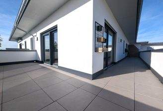 Riesige Dachterrasse - viel Platz für sonnige Grillabende...