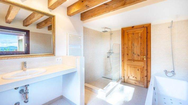 Villa mit Panoramablick zur Mieten in Ses Rotgetes, Esporlas. Mallorca