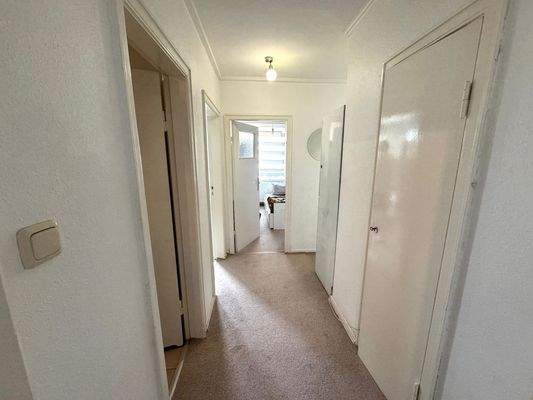 3. OG 3-Zimmer: Flur 