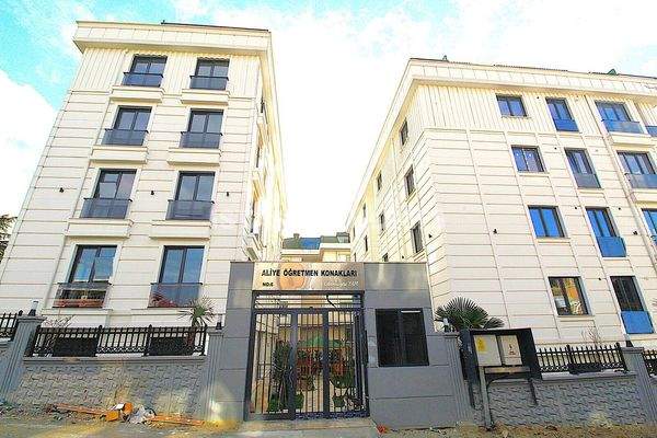 3-Bedroom Flat 750 M from the Sea in Buyukcekmece