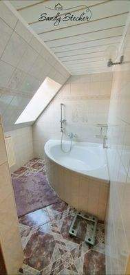 17 DG Badezimmer.jpg