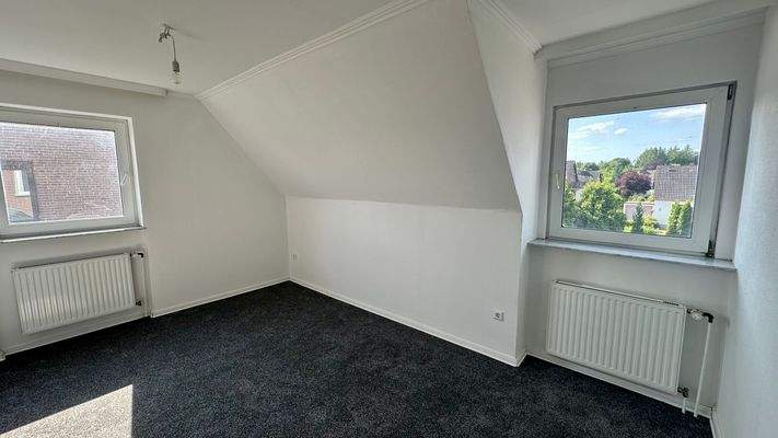 Haus re OG Schlafen OG 2.JPEG