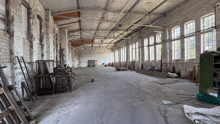 Hallenteil 1 innen Ansicht 1