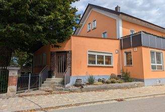 Restaurant mit Biergarten