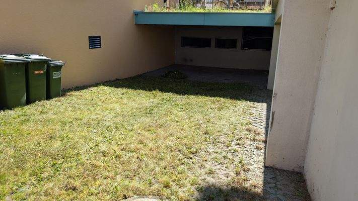 2 Carport u.1 Stellplatz