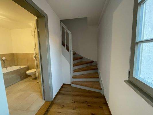 Treppe+Bad 1. Etage.jpg