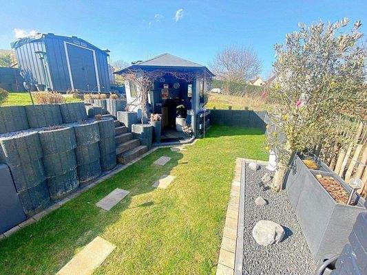 Kapitalanlage mit Garten, Terrasse, 2 Stellplätze