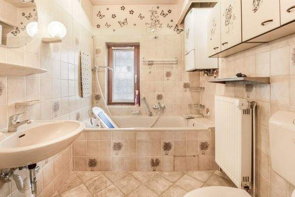 Badezimmer im Erdgeschoss