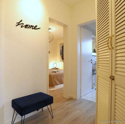 Diele mit praktischem Einbauschrank