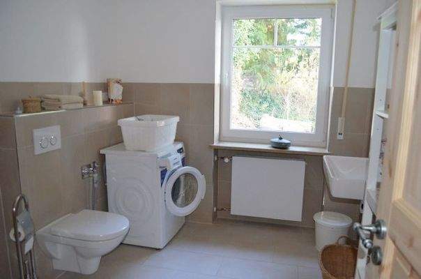 Bad m. Waschmaschinenanschluss