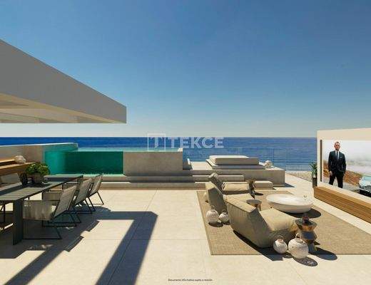 Detached Villa with Infinity Pool in Estepona Spain