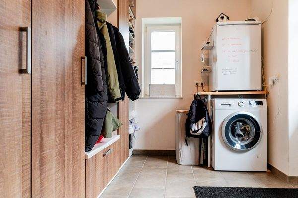 HWR mit Einbauschrank