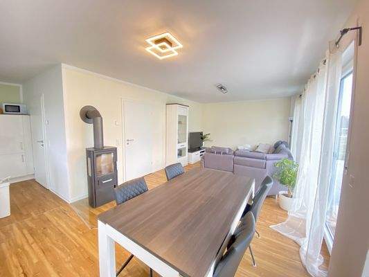 Wohnzimmer mit Essbereich