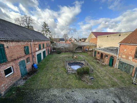 Hofansicht vom Balkon OG P1.JPEG