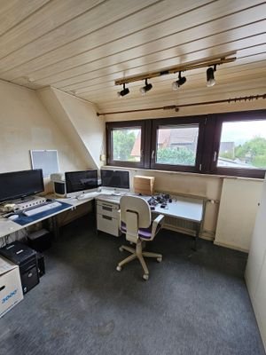 303 DG links Büro