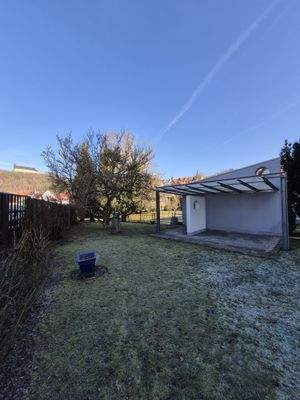 Garten mit Gartenpavillon