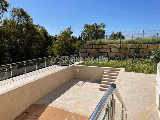 Well-Located Luxury Villas in Benalmadena Costa del Sol