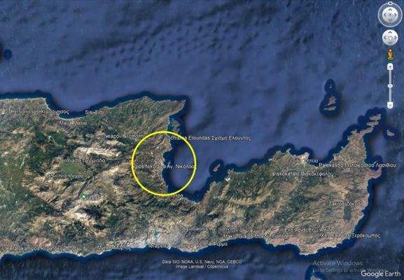 Kreta, Agios Nikolaos: Stadtgrundstück mit Meerblick zu verkaufen