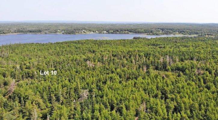 Cape Breton - Shaw Lake - 2,7 Hektar großes Grunds