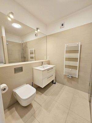 5 Badezimmer (3).jpg