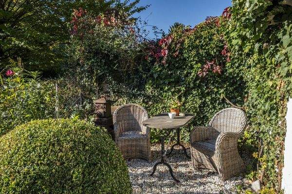 romantische Ecken im Garten