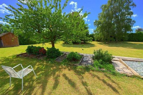 Weitläufiger Garten