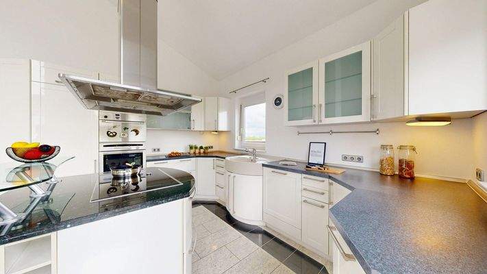 Offene Küche mit Kücheninsel