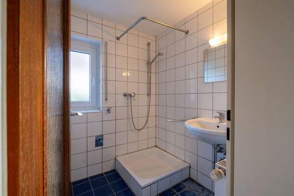 Badezimmer mit Dusche