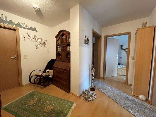 Flur mit Wohnungstür