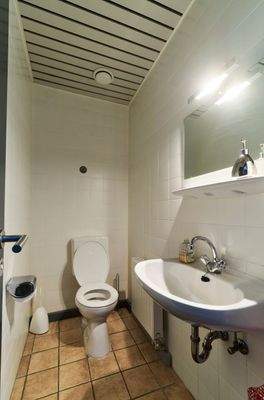 031_Verwaltung WC Herren.jpg