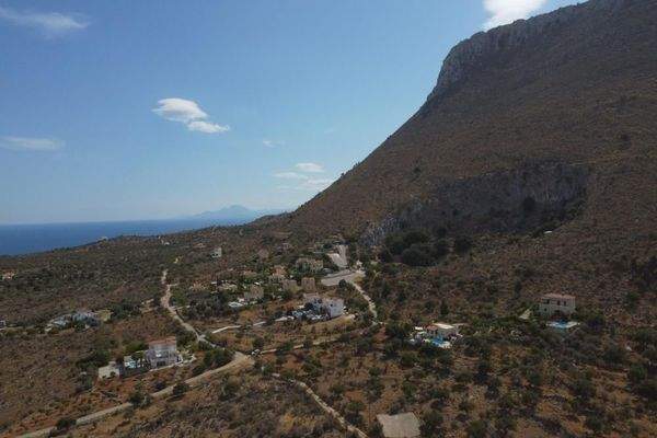 Kreta, Kokkino Chorio: Malerisches Grundstück mit Meerblick und Baurechten zu verkaufen