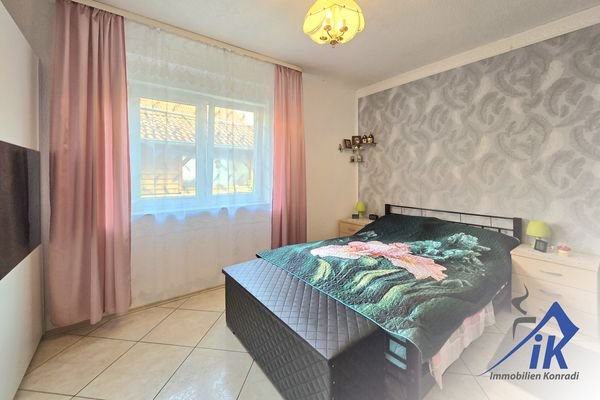 Schlafzimmer EG