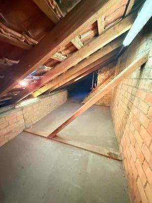 Ausbaubare Dachfläche oder Abstellraum