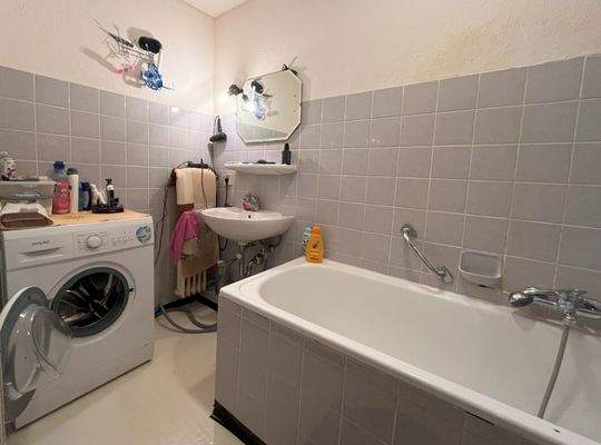 Bad m. Wanne und WM Anschluss