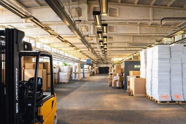 Halle Innenansicht (gelb markiert)