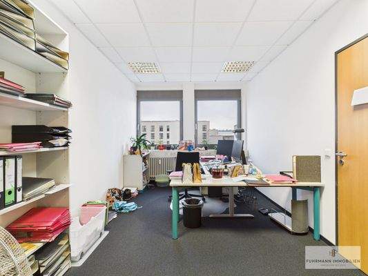 Office mit Sekretärverbindung