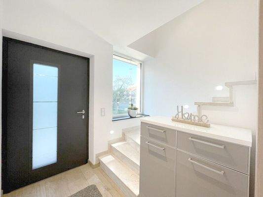 Eingangsbereich des Hauses zur Einheit im EG und OG