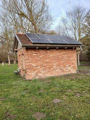 Nebengeb. m. Balkonkraftwerk