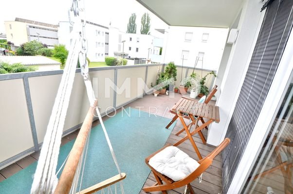 Der überdachte große Balkon