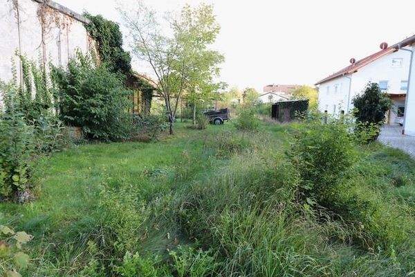 Einfahrt Grundstück 1