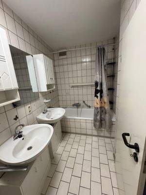 Wohnung 1. OG - Badezimmer